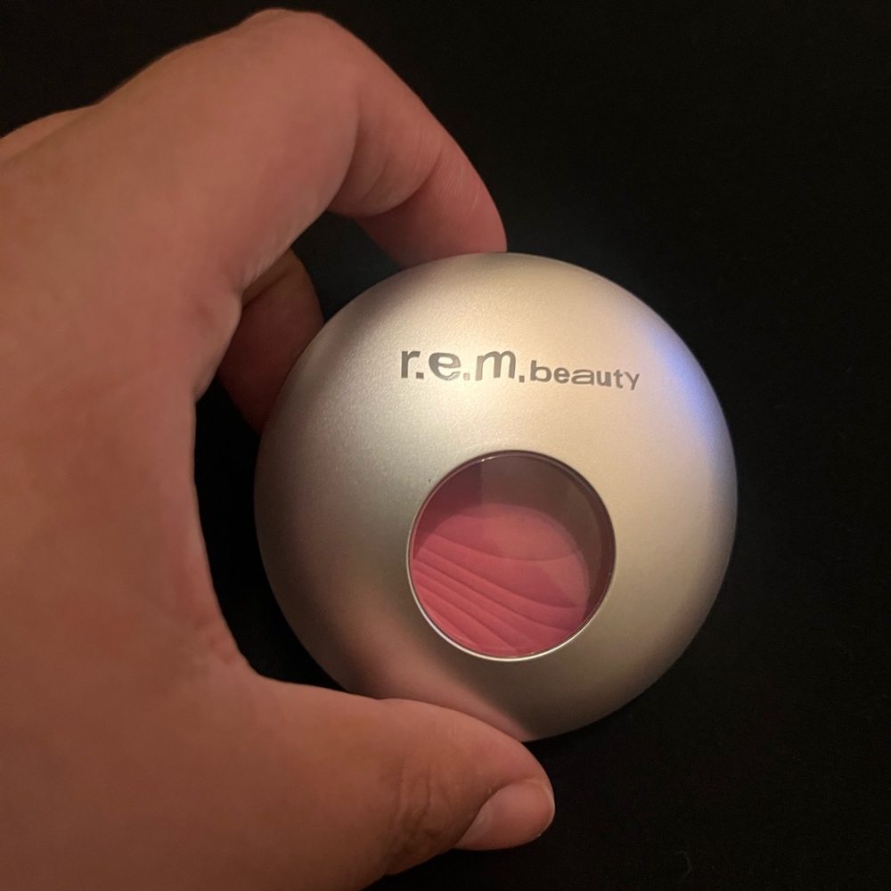 REM beauty blushes in peach planet and pinking of you